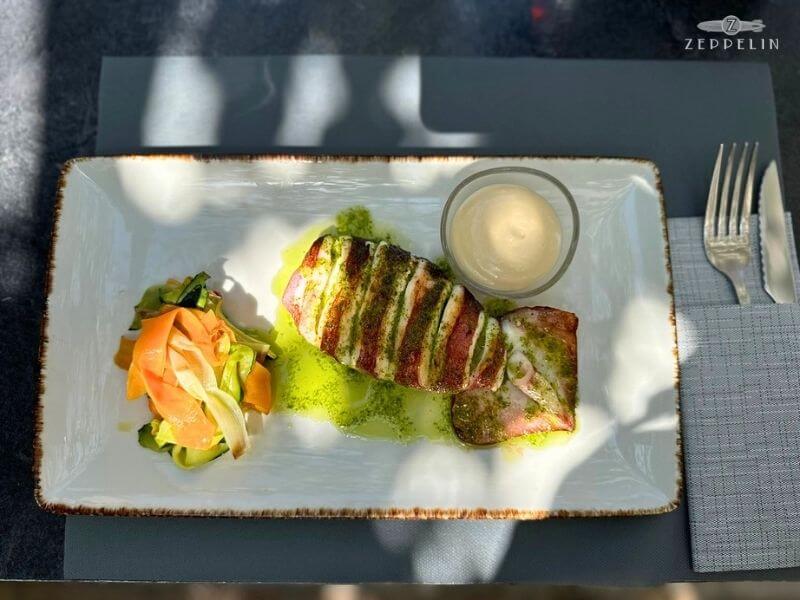 Calamar a la plancha en terraza de ZEPPELIN